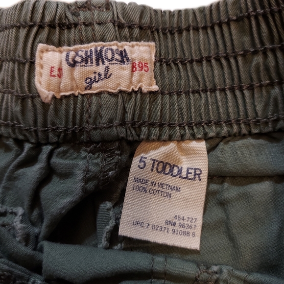 5T Oshkosh Sage Green Capri Pant Flower Button Detail Ruffle Front Pockets - Picture 5 of 5